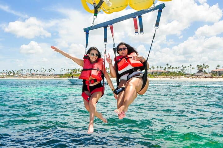Parasailing in Bávaro Beach: Soar Above Punta Cana's Turquoise Coast photo 4