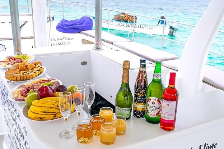 Punta Cana Catamaran Party with Hookah Diving and Natural Pool photo 4
