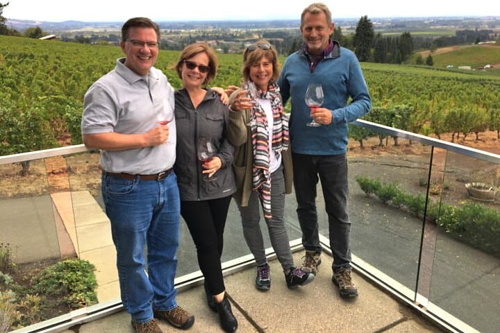 Private Willamette Valley Wine Tour: Insider Tasting & Scenic Vineyard Drive