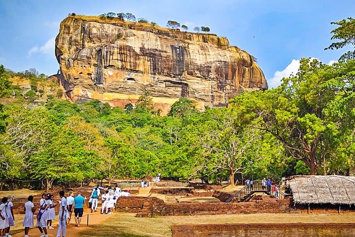 Private 8-Day Best Sri Lanka Tour: Sigiriya, Kandy, Tea Plantations & Coastal Train photo 4