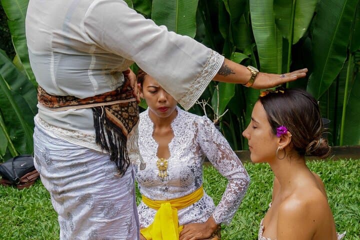 Touch Usadha: Balinese Usadha Spiritual Healing Session in Ubud photo 4