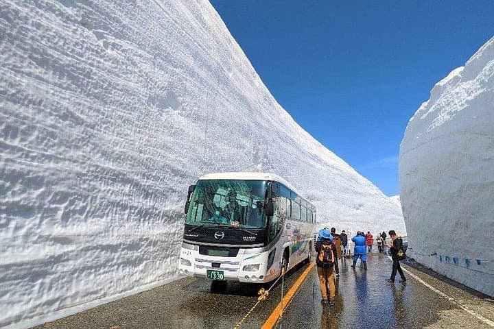 2-Day Tateyama Kurobe Alpine Route, Shirakawago & Takayama from Nagoya photo 2