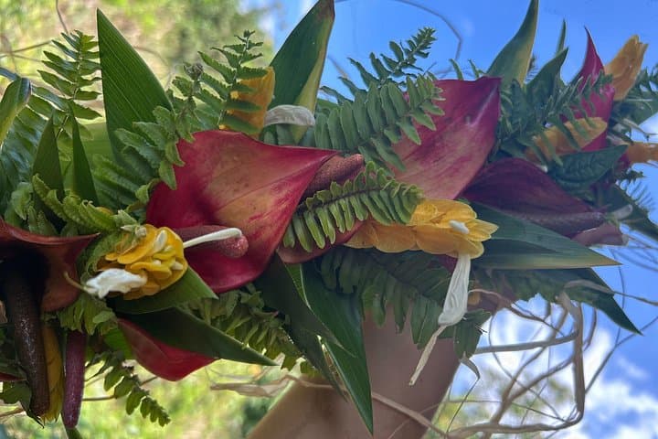 Weave a Hawaiian Lei Po'o in Hilo: Hands-On Floral Crown Workshop & Garden Walk photo 2
