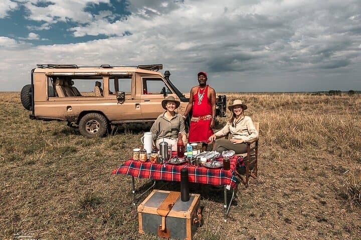 4-Day Luxury Safari: Masai Mara & Lake Nakuru by 4x4 Jeep photo 4