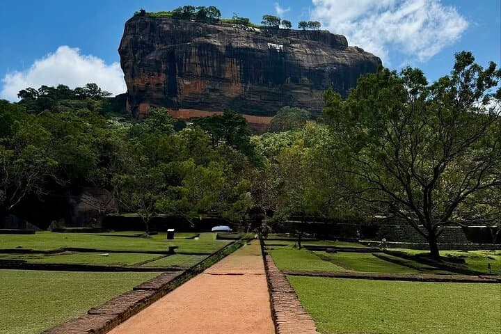 3-Day Private Sri Lanka Tour: Sigiriya, Kandy & Nuwara Eliya with Chauffeur photo 3