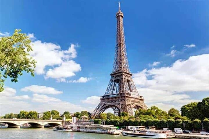 Paris in a Day: Louvre, Notre-Dame & Eiffel Tower Lunch via Eurostar