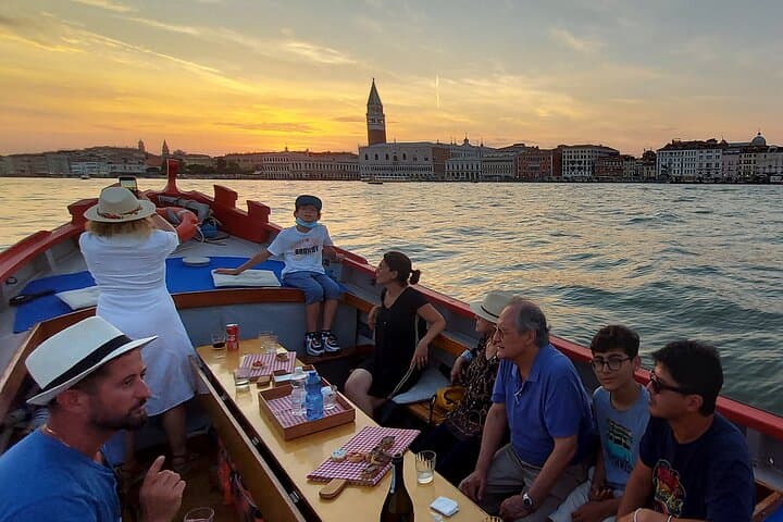 Venice Sunset Bragozzo Ride with Prosecco and Cicchetti