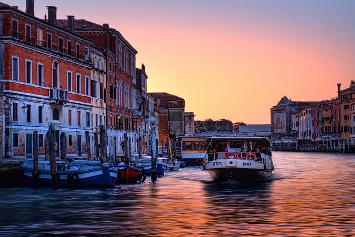 Venice Islands Boat Tour: Murano, Burano & Torcello Day Trip photo 4