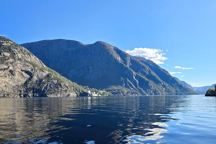 Paddle Hardangerfjord: Norway Kayaking Adventure from Naustbakken photo 4