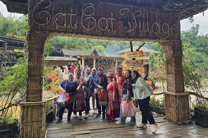 Sapa Rice Terraces and Bac Ha Ethnic Market: 2-Day Cultural Trek photo 2