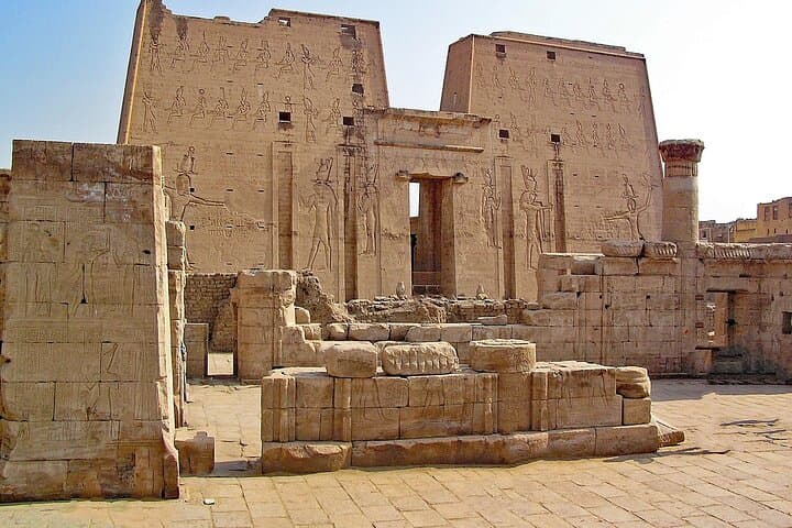 Edfu Temple — Visiting the Temple of Horus on the Nile photo 4