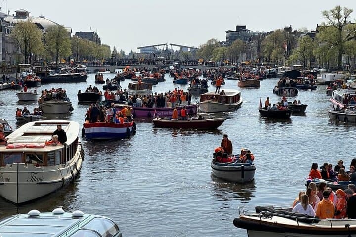 Amsterdam Kingsday Canal Party Cruise with Drinks — 90-Min All-Inclusive photo 2