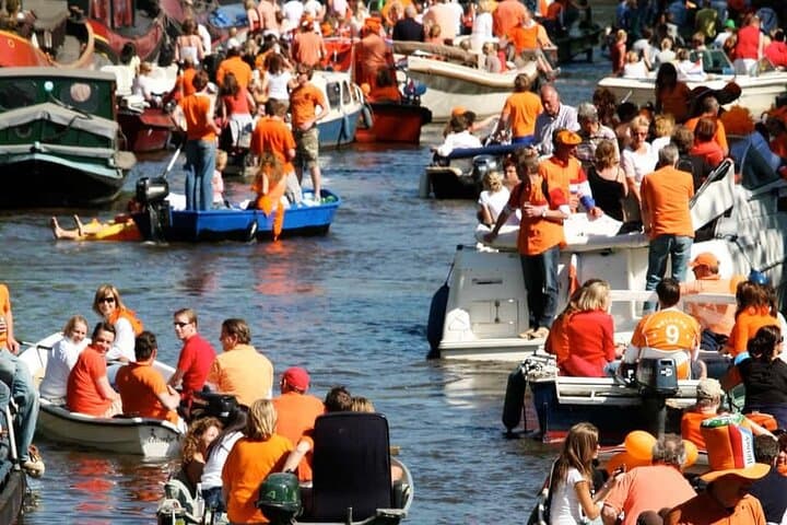 Amsterdam Kingsday Canal Party Cruise with Drinks — 90-Min All-Inclusive