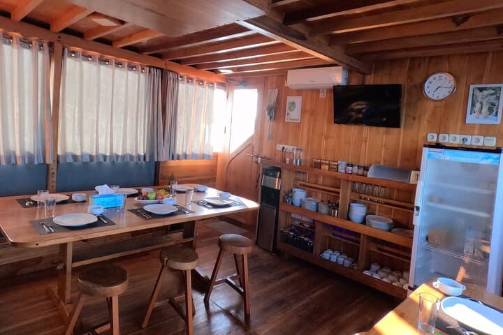 3-Day Komodo Liveaboard: Padar, Pink Beach, Mantas & Komodo Dragons photo 6