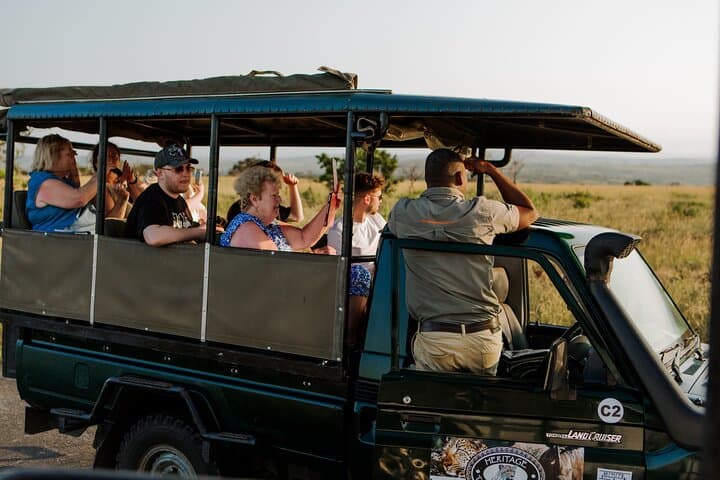 Six on Safari: Full-Day Big 5 Game Drive in Hluhluwe-Imfolozi from St Lucia