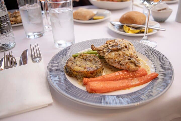 Thames Lunch Cruise: 2-Course Meal Between Tower and Westminster photo 2