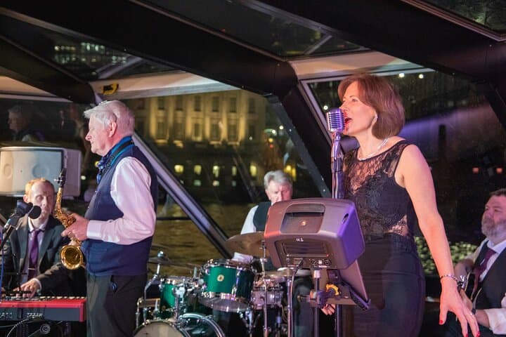 Dinner and Jazz Cruise on the River Thames — Evening Jazz & Sightseeing