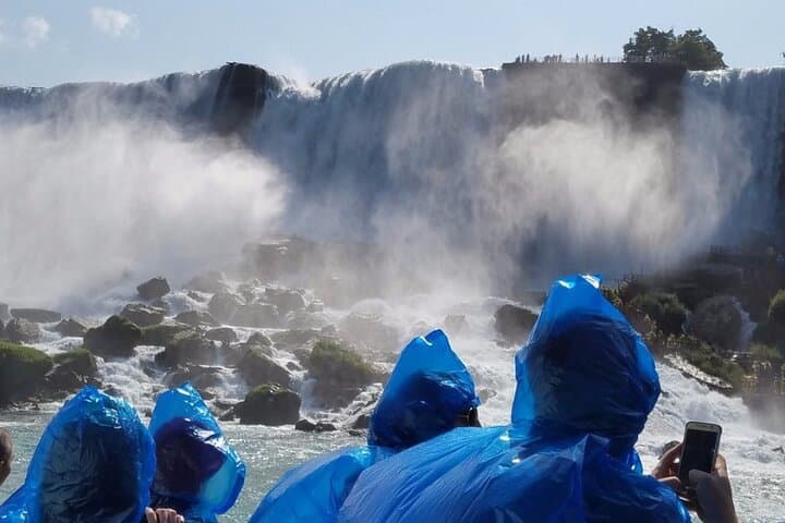 American Side Express Tour: Maid of the Mist, Cave of the Winds & Niagara Highlights photo 4