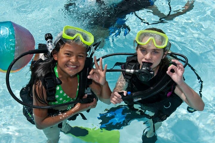 Abu Dhabi PADI Discover Scuba Diving at Al Raha Beach