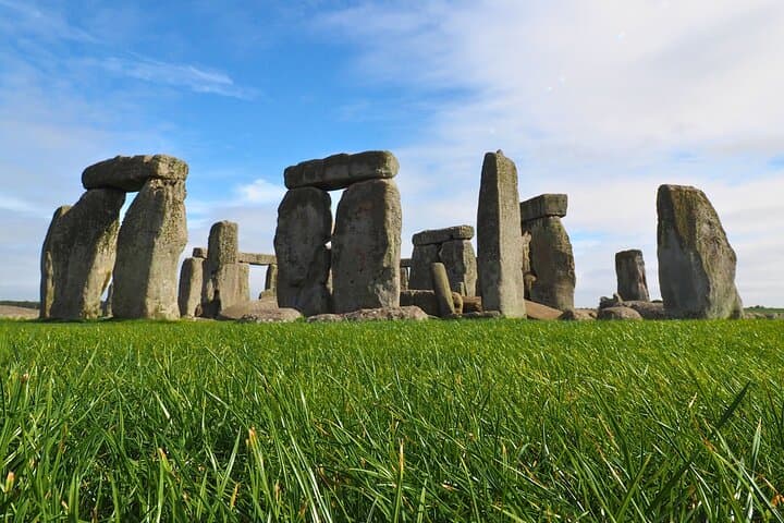 Private Archaeologist‑Led Stonehenge, Bath & Avebury Day Tour from London photo 2