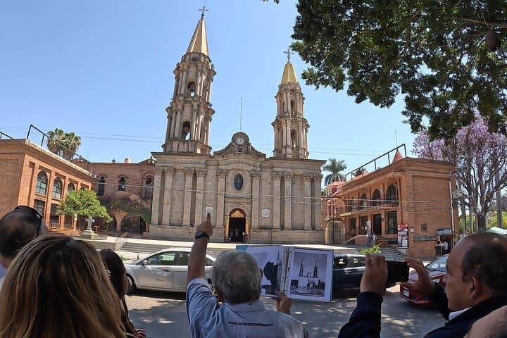 Lake Chapala Half-Day Cultural Tour from Guadalajara - Shoreline, Markets & Murals photo 2