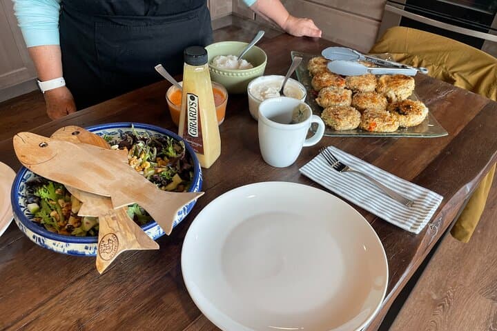 Ketchikan Alaskan Salmon Cooking Class: Hands-on Seafood Dining Experience photo 6