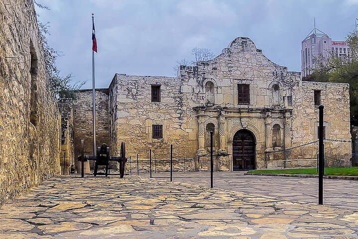 San Antonio Half-Day UNESCO Colonial Missions Driving Tour — Guided Cultural Experience photo 3