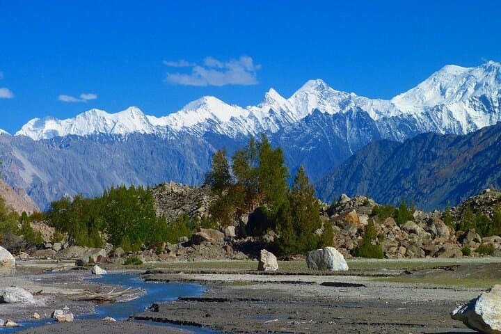Hunza Valley Batura Multi-Day Trek: Passu Glacier, High Pastures & Attabad Lake photo 3