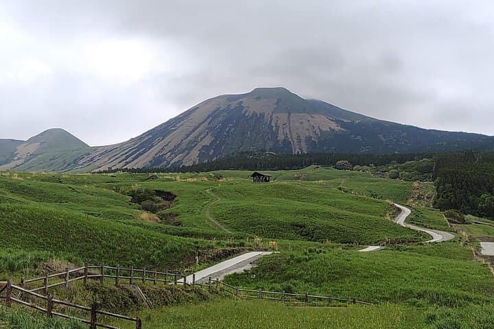 Aso Crater & Kusasenri Grasslands: Full-Day Train and Volcano Experience from Kumamoto photo 4