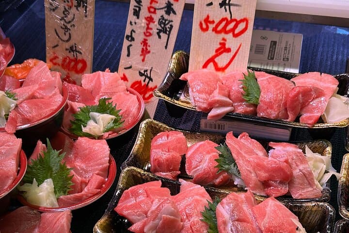Tsukiji Fish Market Tour & Sushi Making Class in Tokyo photo 3