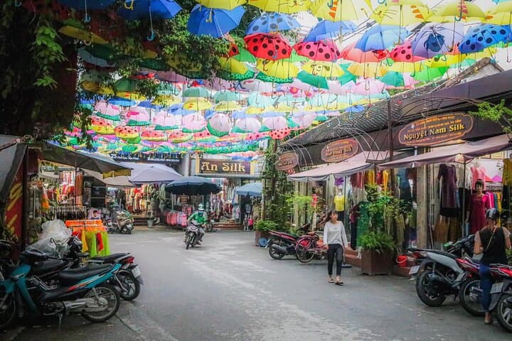 Van Phuc Silk & Duong Lam Ancient Village Day Trip from Hanoi — Silk, Gates & Country Cycling photo 4