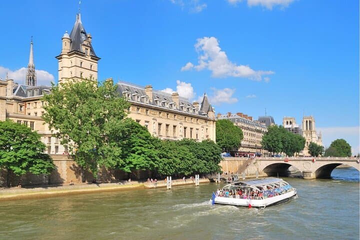 Quai Branly Museum + Seine Cruise: Entry Ticket and One-Hour River Views in Paris photo 2