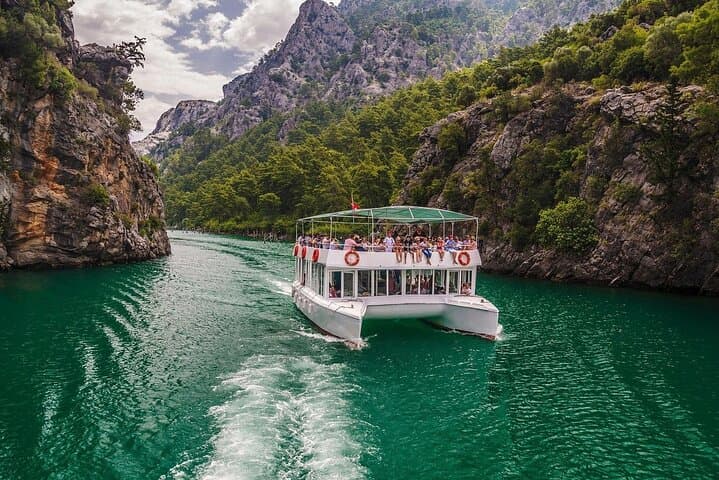 Green Canyon Boat Tour from Alanya: Swim, Lunch & Scenic Cruise