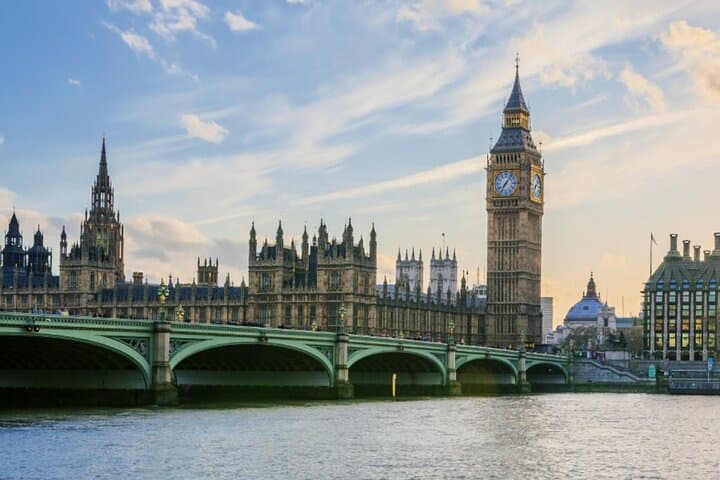 Half-Day London Sightseeing by Luxury Coach: St. Paul's, Buckingham Palace & Thames Boat photo 4
