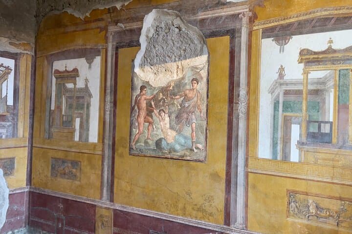 Pompeii Skip-the-Line: Small-Group Guided Tour of the Ancient City photo 3