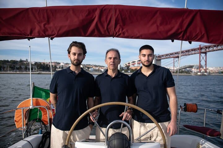 Private 2-Hour Lisbon Sailing Tour with Wine and Snacks