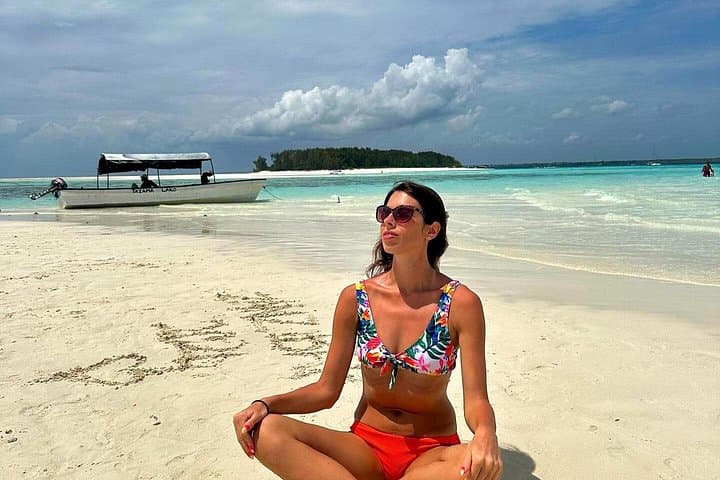 Mnemba Island Snorkeling & Dolphin Swim: Day Trip with Lunch from Zanzibar photo 4