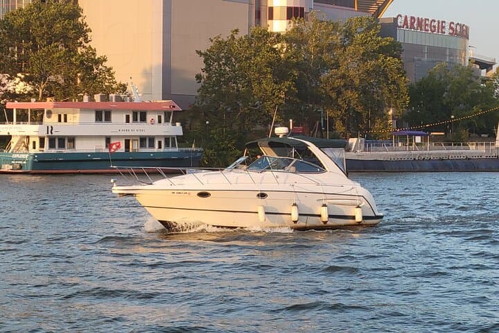 Private 2-Hour Sightseeing Cruise on Pittsburgh's Three Rivers photo 5