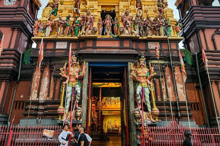 Colombo City Day Tour from Negombo — Private All-Inclusive Cultural Highlights photo 3