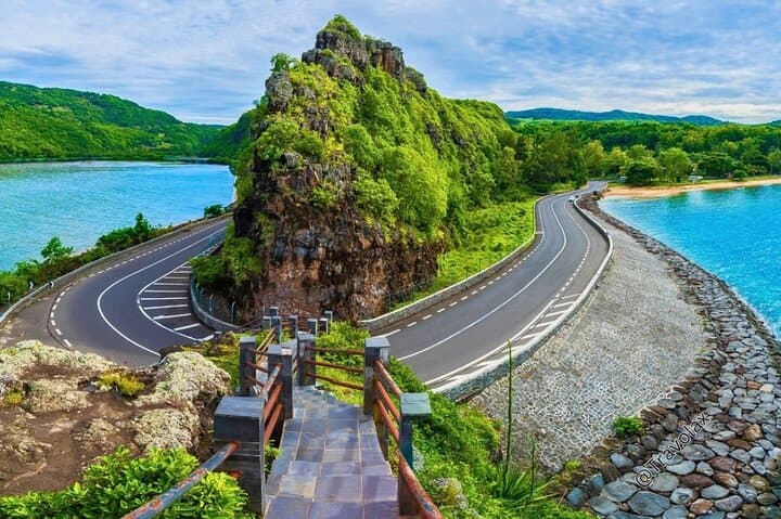 Chamarel & South Mauritius Day Tour: 7-Coloured Earth, Waterfalls and Curious Corner