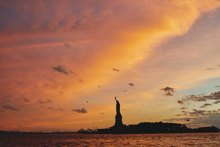 NYC 4th of July Fireworks Cruise — Open Bar, BBQ Buffet & Live Music photo 4