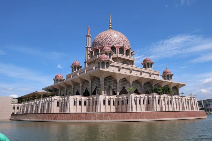 Putrajaya Pink Mosque & Shah Alam Blue Mosque: Day Tour from Kuala Lumpur photo 2