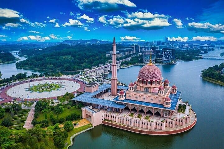 Putrajaya Pink Mosque & Shah Alam Blue Mosque: Day Tour from Kuala Lumpur photo 4