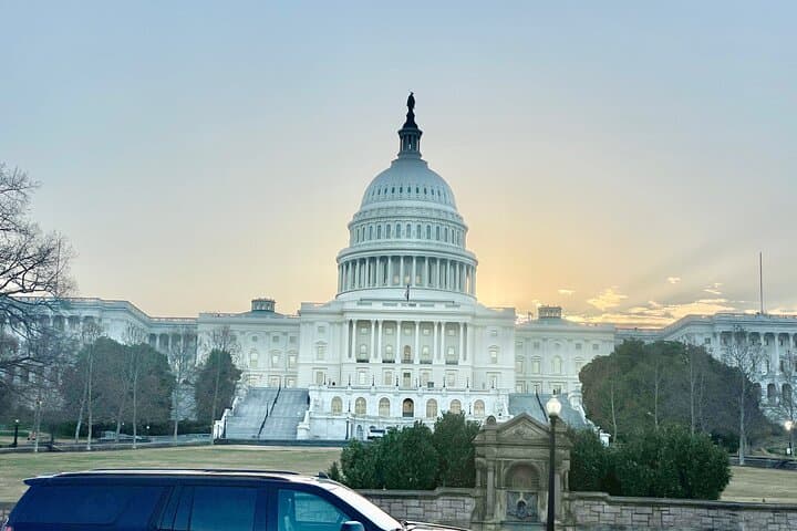Private Washington DC Highlights Tour: Lincoln Memorial, Capitol & White House in 4 Hours photo 2