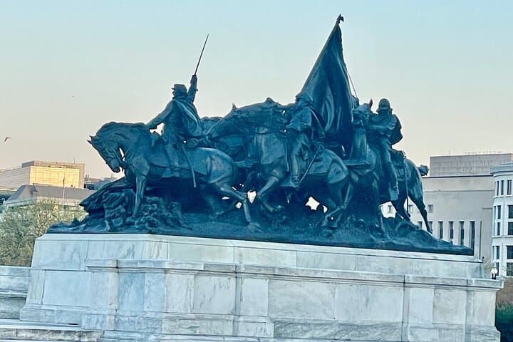 Private Washington DC Highlights Tour: Lincoln Memorial, Capitol & White House in 4 Hours photo 6