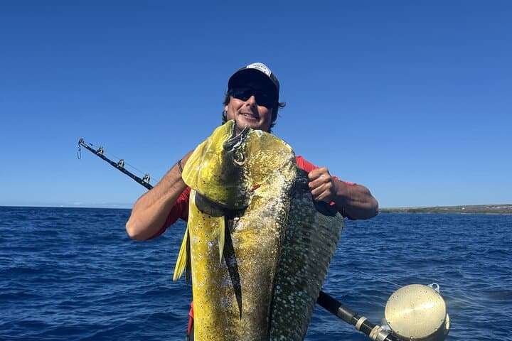Kona Private Fishing & Snorkel Charter on Ocean Encounters II photo 2