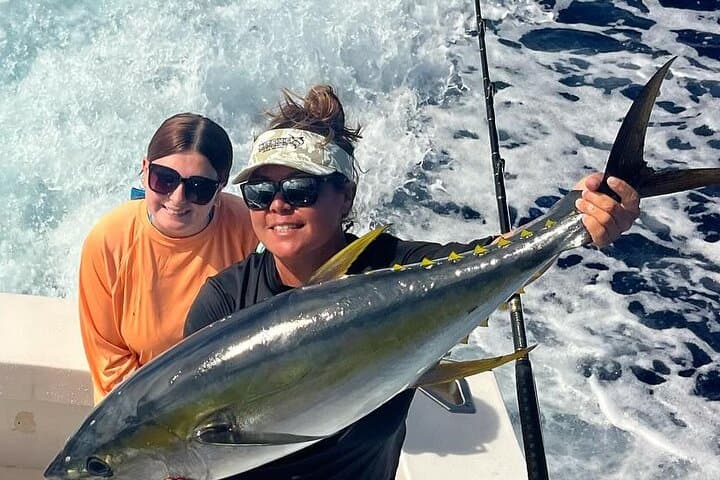 Kona Private Fishing & Snorkel Charter on Ocean Encounters II photo 4