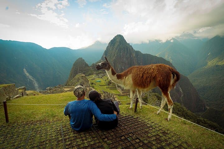 Short Inca Trail to Machu Picchu: 2-Day Guided Trek from Cusco