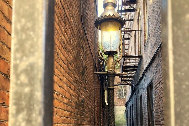 Beacon Hill Underground Railroad Walking Photo Tour — Guided Historical Photo Walk in Boston photo 3