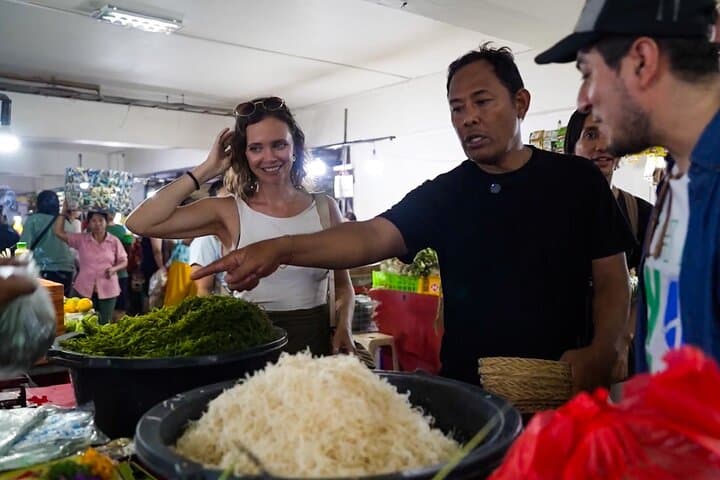 Denpasar Night Market Food Tour: Authentic Balinese Street Eats & Riverside Picnic photo 2